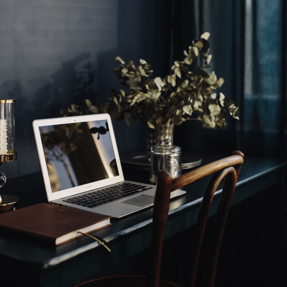 Thuiswerken, thuiswerkplek, interieuradvies, zwolle, home office, kantoor aan huis, inrichten, stylen, bureau, werkhoek thuis, kantoormeubels, interieurontwerp, interieurstyling, kantoor